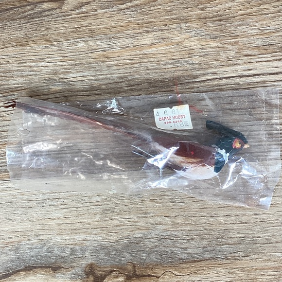 Lot 12 Vintage Feathered Birds for Crafts - Picture 10 of 16